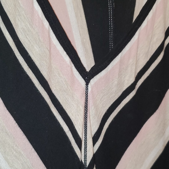 BCBG Cool top - Picture 3 of 4